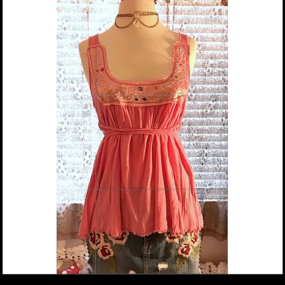 Beautiful top with sparkly beading at chest XS-S